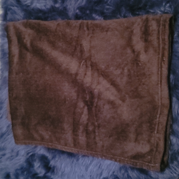 Brown chocolate color fleece blanket average size - Picture 2 of 2